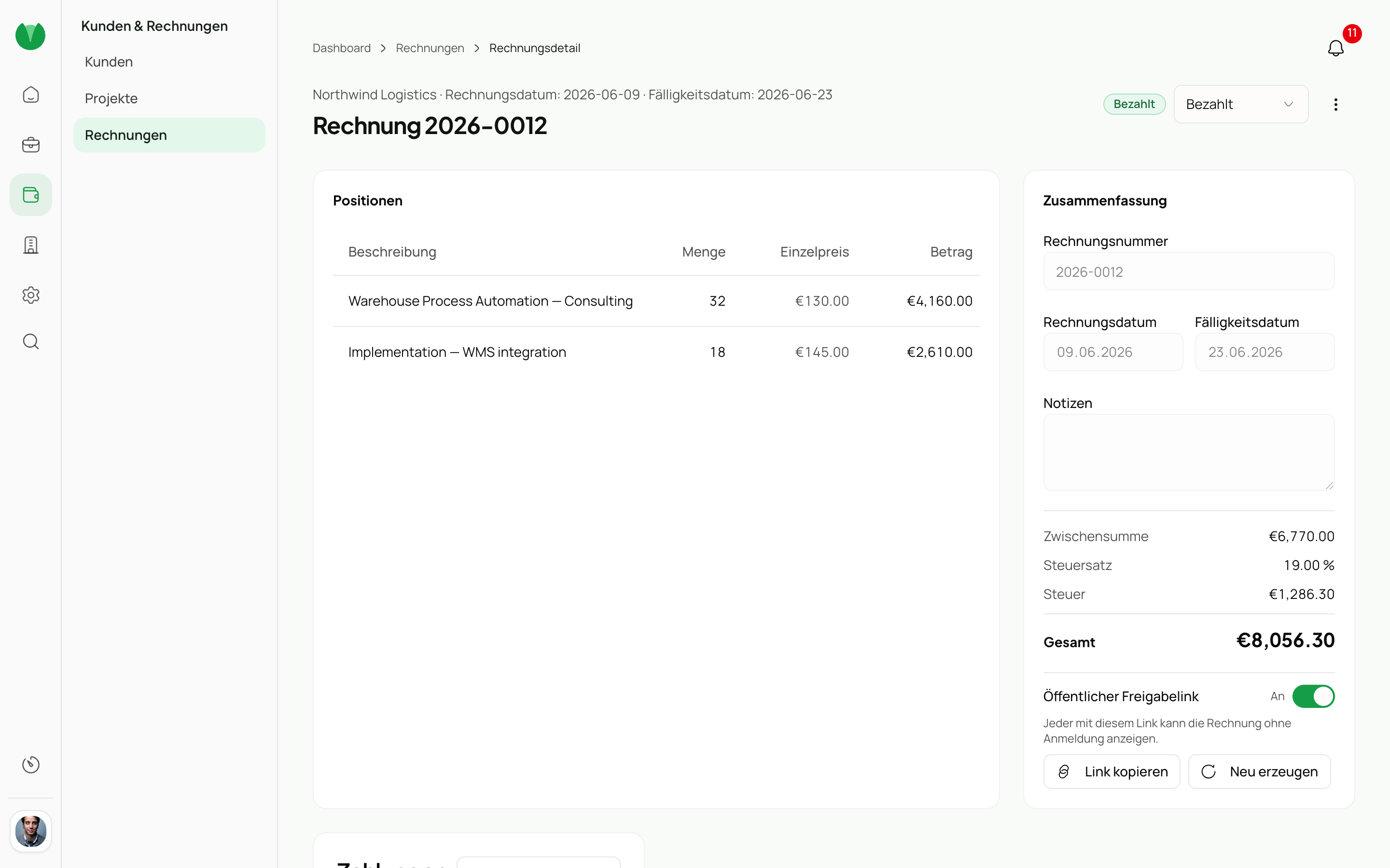 Rechnungsansicht mit Positionen, Steueraufschlüsselung, Summe und öffentlichem Freigabe-Link.