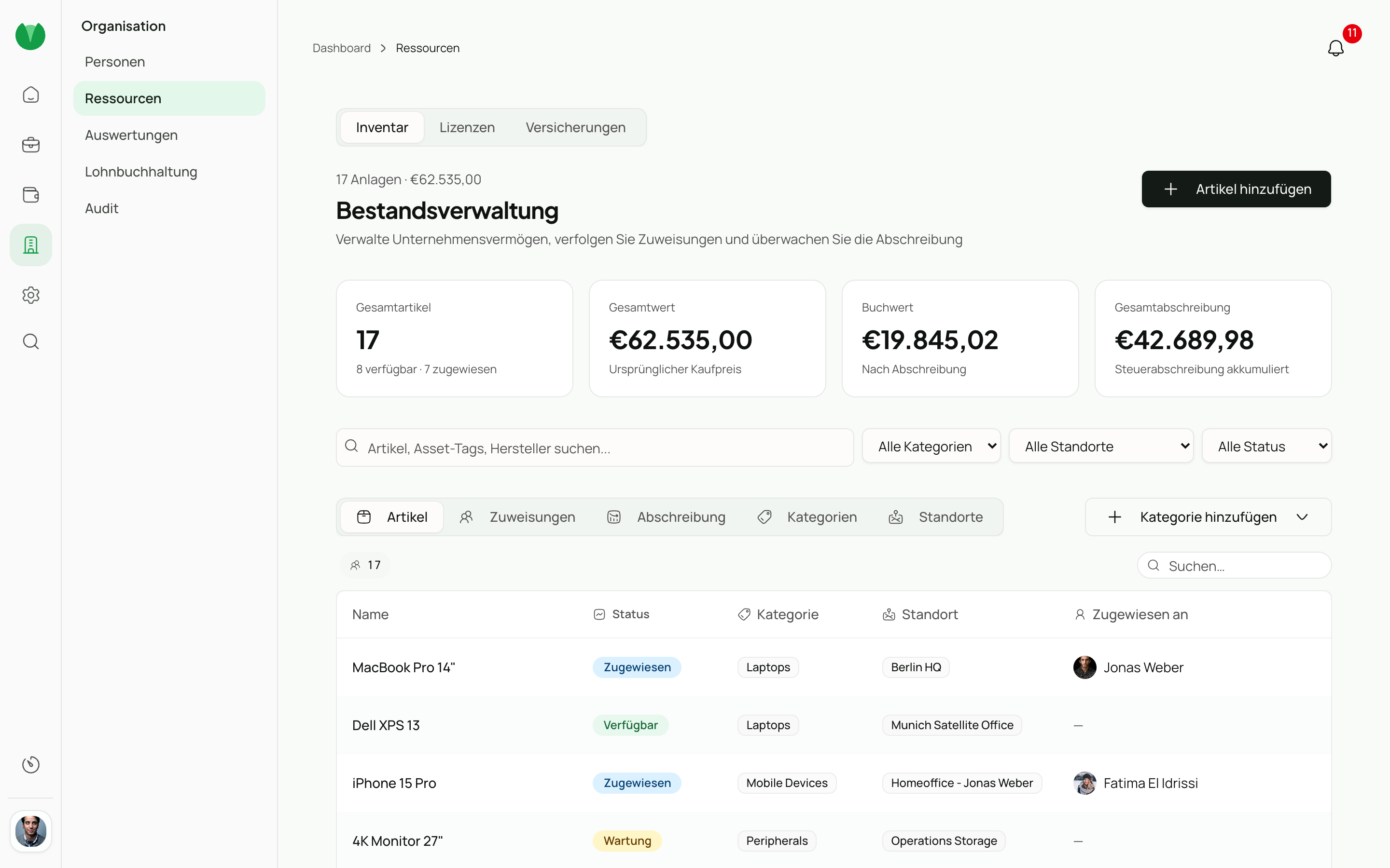 Inventar mit Beständen, Verfügbarkeit und Zuordnung zu Projekten.